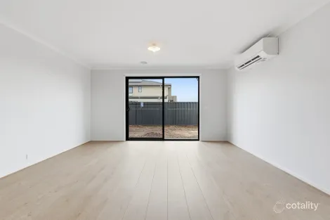Property photo of 2 Flaxley Place Werribee VIC 3030