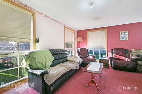 Property photo of 17 Nandina Road Narre Warren VIC 3805