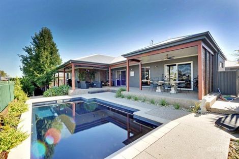 19 Paradise Ct, Kialla, VIC 3631