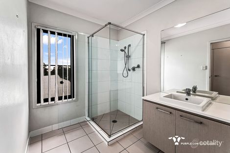 Property photo of 9 Hyde Avenue Springfield Lakes QLD 4300