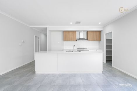 Property photo of 5 Ivory Way Treeby WA 6164