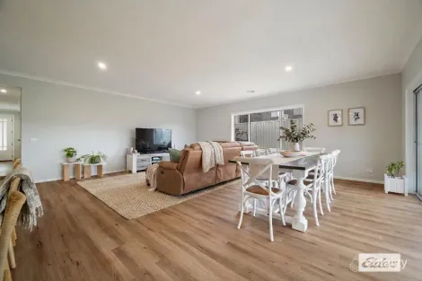 Property photo of 15 Pound Road Leneva VIC 3691