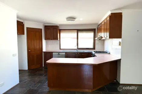 Property photo of 26 Denham Crescent Cranbourne North VIC 3977