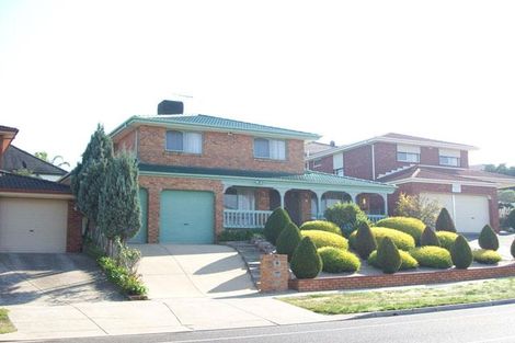 Property photo of 101 David Collins Drive Endeavour Hills VIC 3802