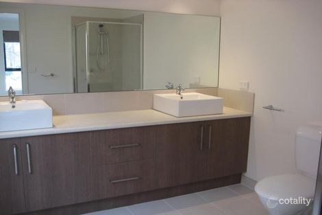 Property photo of 15 Wylie Circuit Burnside Heights VIC 3023