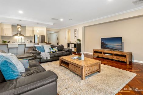 Property photo of 18 Cunningham Crescent Sandhurst VIC 3977