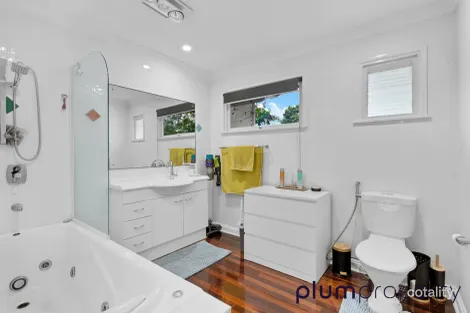 Property photo of 35 Almeida Street Indooroopilly QLD 4068