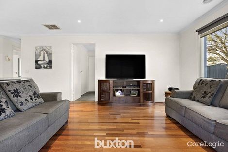 Property photo of 10 Warbler Court Carrum Downs VIC 3201