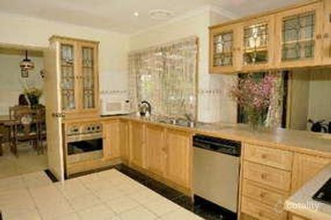 Property photo of 68 Mannering Drive Glen Waverley VIC 3150