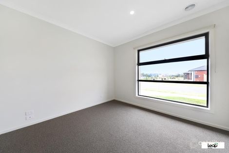 Property photo of 2 Bosphorus Street Wallan VIC 3756