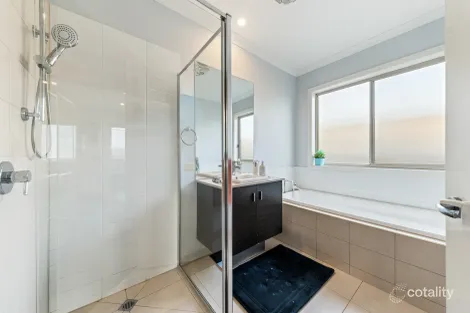 Property photo of 117 Rosebank Drive Cranbourne North VIC 3977