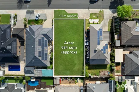 Property photo of 17 Double Bay Drive Taylors Hill VIC 3037