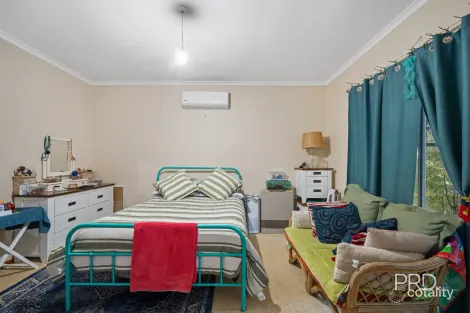 Property photo of 27 The Boulevarde Kooringal NSW 2650