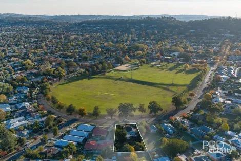 Property photo of 27 The Boulevarde Kooringal NSW 2650
