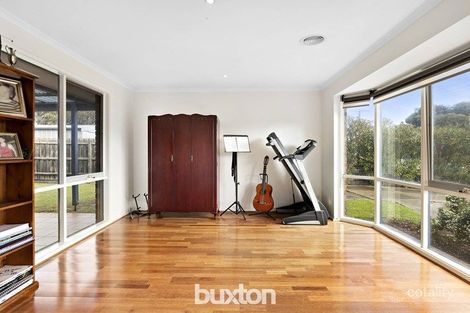 Property photo of 10 Warbler Court Carrum Downs VIC 3201