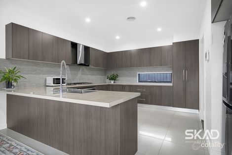 Property photo of 1 Dapper Way Craigieburn VIC 3064