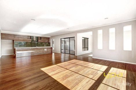 Property photo of 2 Narracan Close Caroline Springs VIC 3023
