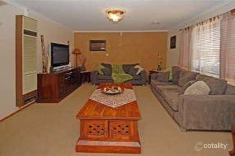 Property photo of 8 Unicorn Way Kings Park VIC 3021