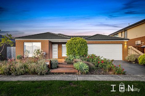 Property photo of 3 Parklink Drive Cranbourne East VIC 3977