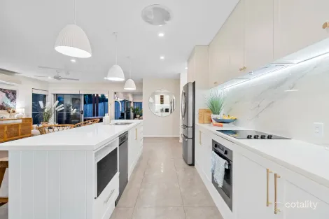 Property photo of 30 Mapleton Crescent Capalaba QLD 4157