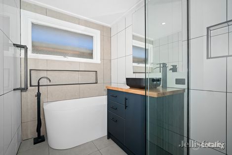 Property photo of 3 Cedric Street Wendouree VIC 3355