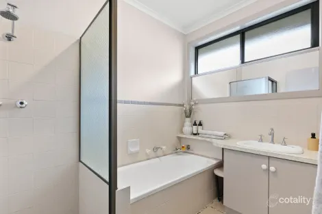 Property photo of 8 Ascot Drive Keilor Park VIC 3042