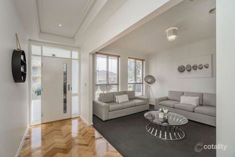 Property photo of 5 Cedarwood Way Roxburgh Park VIC 3064