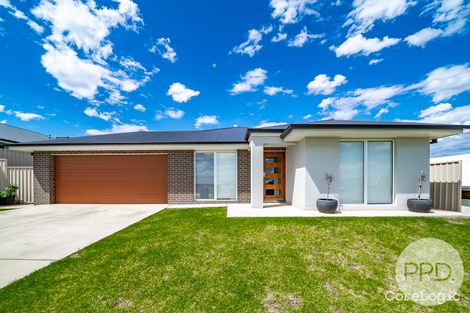 Property photo of 10 Ellerslie Street Gobbagombalin NSW 2650