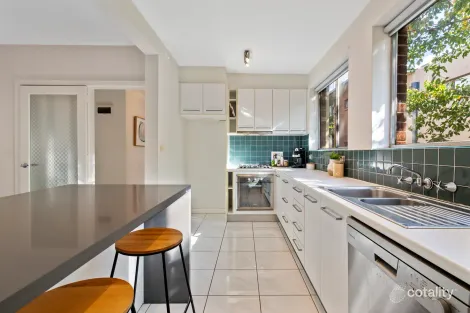 Property photo of 9/32 Ormond Road Elwood VIC 3184