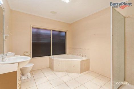 Property photo of 21 Newham Way Altona Meadows VIC 3028