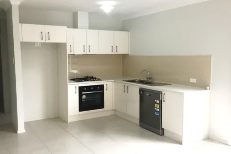 88a Easton Ave, Spring Farm, NSW 2570