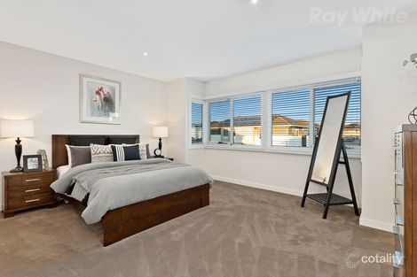 Property photo of 34 Portland Place Waterways VIC 3195