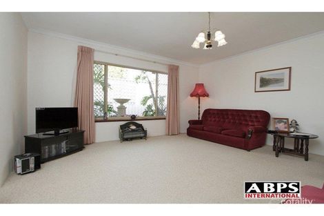 Property photo of 15 Cusack Way Kardinya WA 6163