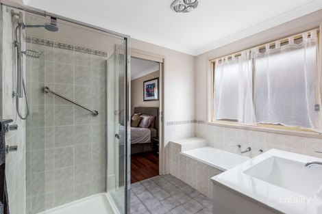 Property photo of 18 Samuel Circuit Albion Park NSW 2527