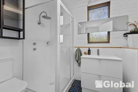 Property photo of 2/84 Queen Street Warners Bay NSW 2282