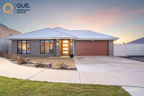 8 Gipsy Ct, Tangambalanga, VIC 3691