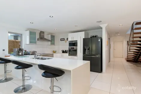 Property photo of 2/110 Slatyer Avenue Bundall QLD 4217