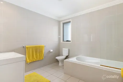 Property photo of 2/110 Slatyer Avenue Bundall QLD 4217