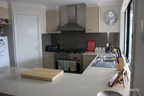 Property photo of 10 Adoni Green Yarrawonga VIC 3730