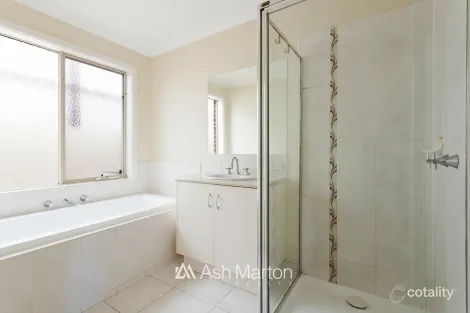 Property photo of 11 Redgum Avenue Carrum Downs VIC 3201