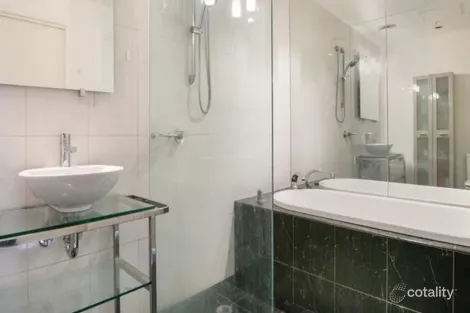 Property photo of 2402/68 La Trobe Street Melbourne VIC 3000