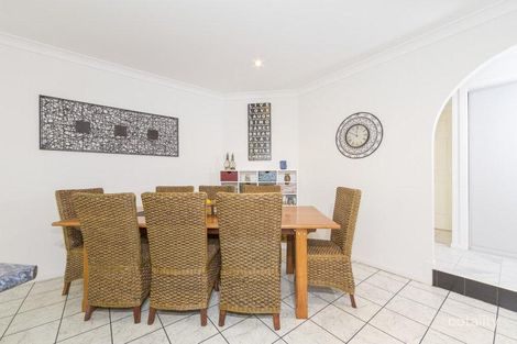 Property photo of 35 Karoola Crescent Surfside NSW 2536