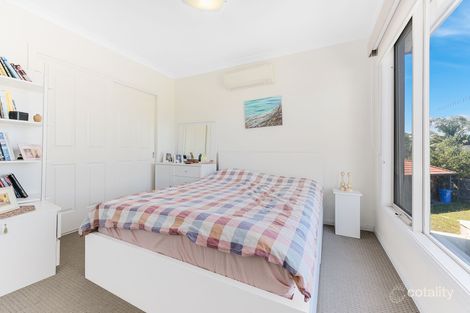Property photo of 1/4 Daniher Close Berwick VIC 3806