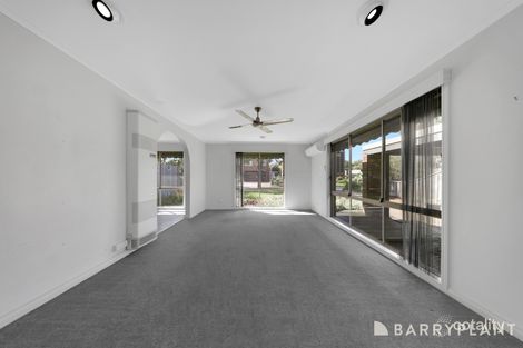 Property photo of 10 Springfield Court Mill Park VIC 3082