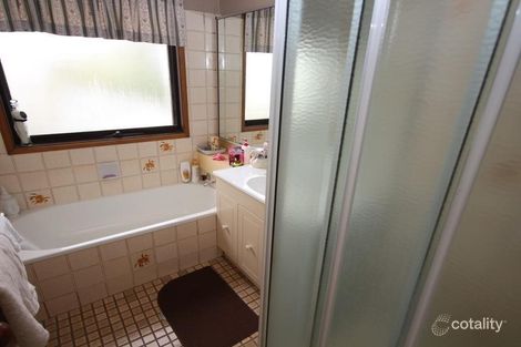 Property photo of 16 Eldershaw Drive Forest Hill NSW 2651