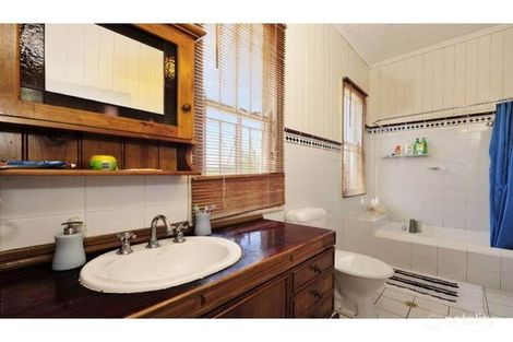 Property photo of 42 Henry Street Greenslopes QLD 4120