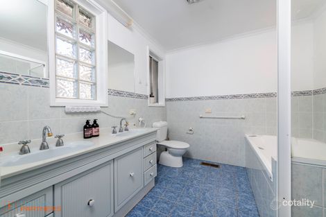 Property photo of 4 Pasco Street Mawson ACT 2607