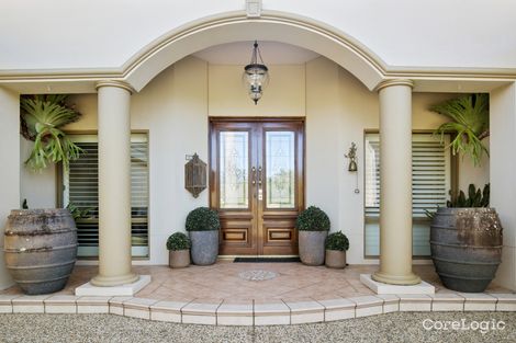 Property photo of 3157 Riverleigh Drive Hope Island QLD 4212