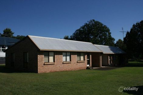 18 Elk St, Nanango, QLD 4615