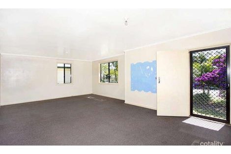 Property photo of 13 Catherine Street Mannering Park NSW 2259
